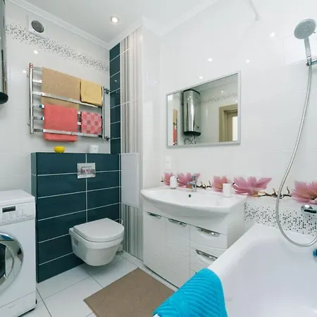 осокорки современные люкс с 2-мя спальнями пр бажана Apartment *